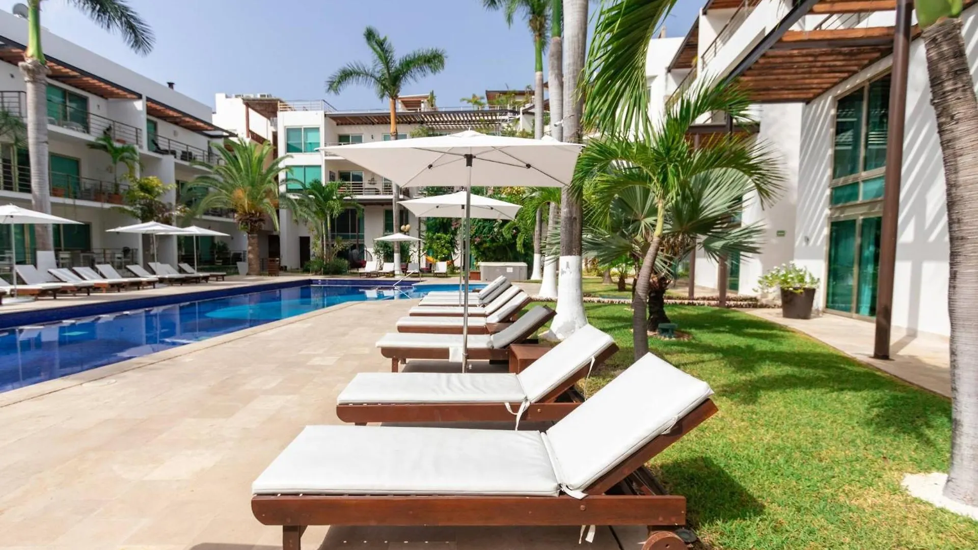Modern 2 Bedroom Condo Colorful And Creative - At Via 38 Condos A13 Playa del Carmen Mexiko