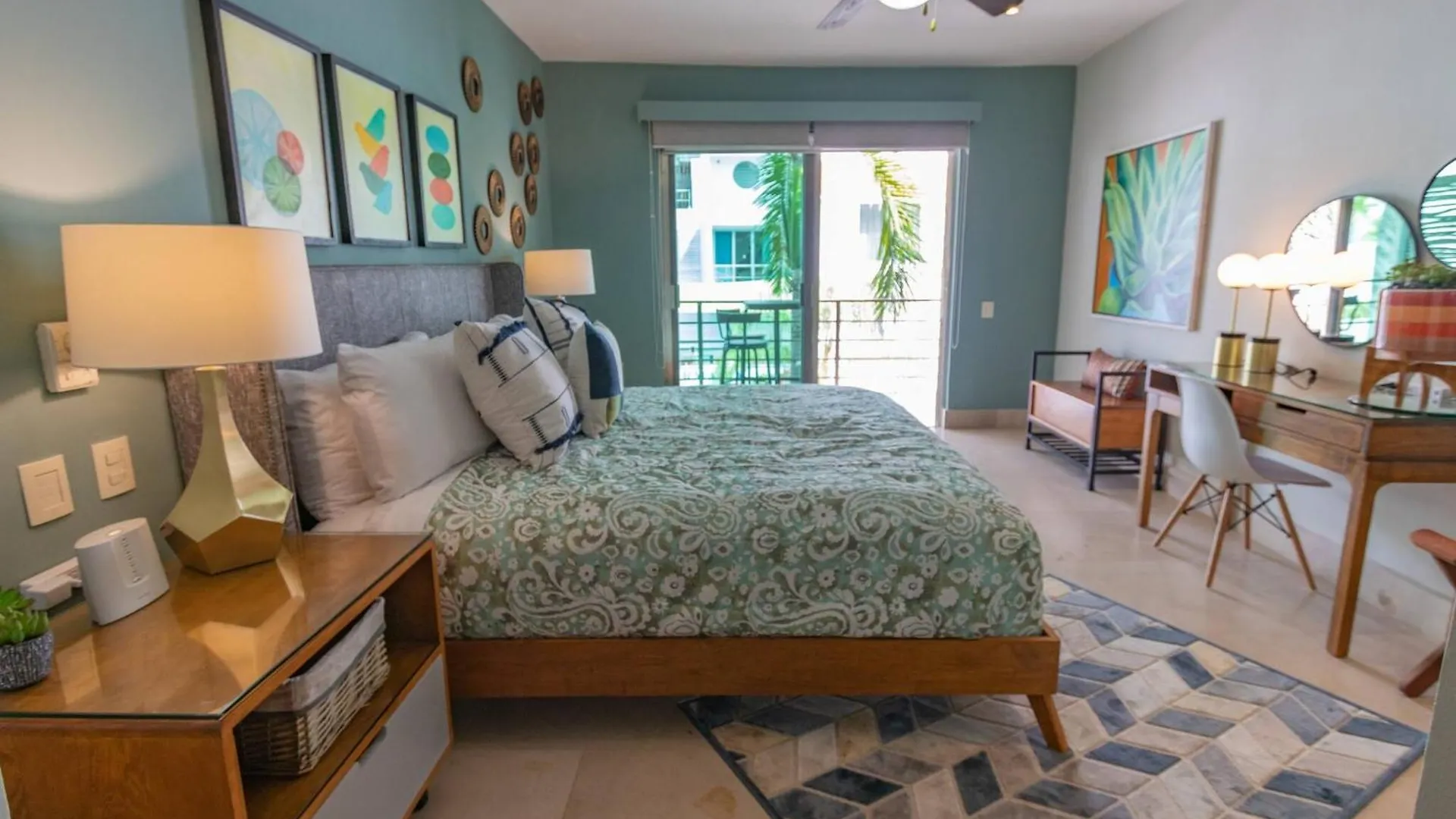 Semesterbostad Modern 2 Bedroom Condo Colorful And Creative - At Via 38 Condos A13 Playa del Carmen