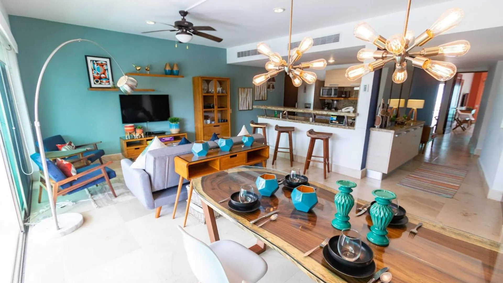 Tatil Evi Modern 2 Bedroom Condo Colorful And Creative - At Via 38 Condos A13 Playa del Carmen